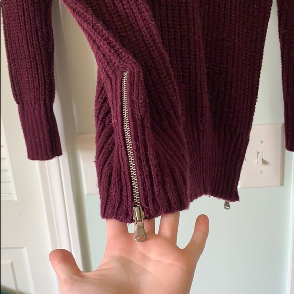 American Eagle Turtleneck Sweater - Picture 3 of 6